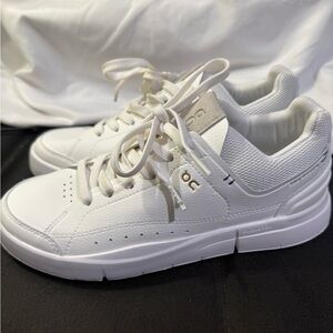 On The Roger Centre Court Women’s Size 8